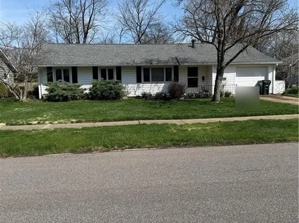 112 Meadow Dr, Berea, OH 44017