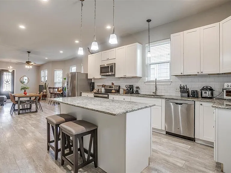 2905 S Jennings Ave — Photo 60