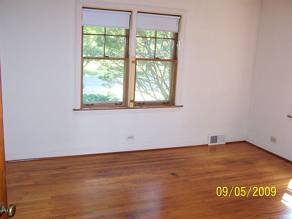 4th image of 14206 S Dearborn St