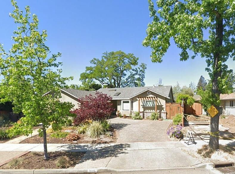 1st image of 205 Lester Ln