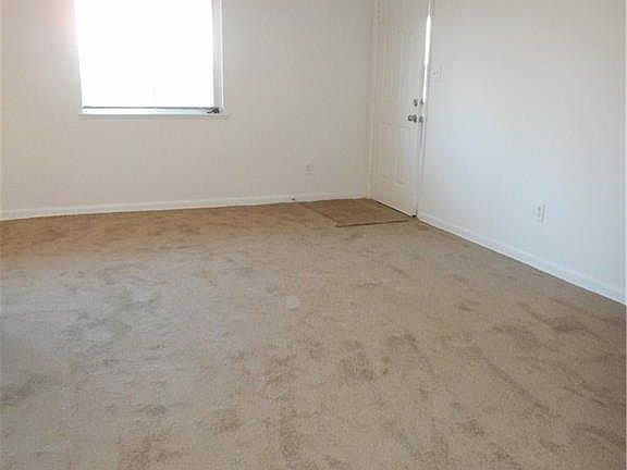 4th image of 2706 Jamestown Ave APT 2B