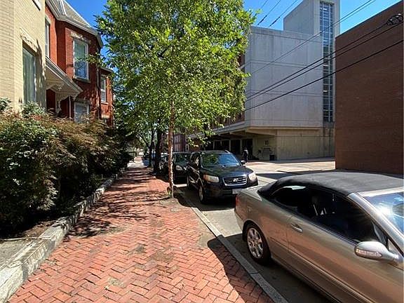 4th image of 310 N Harrison St