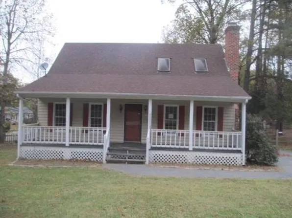 8324 Foxberry Dr, North Chesterfield, VA 23235