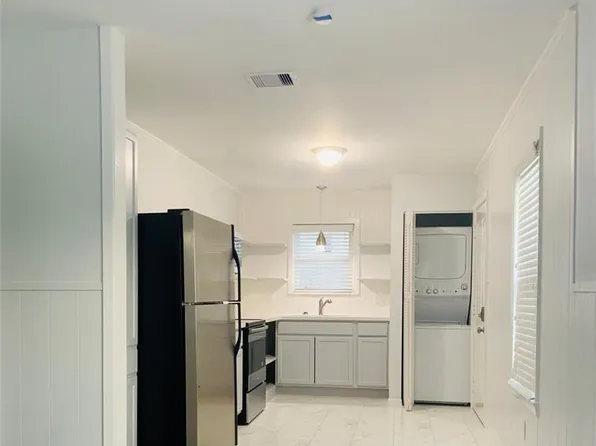 2303 Blodgett St, Houston, TX 77004