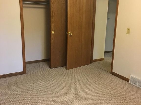 4th image of 1209 E Wausau Ave