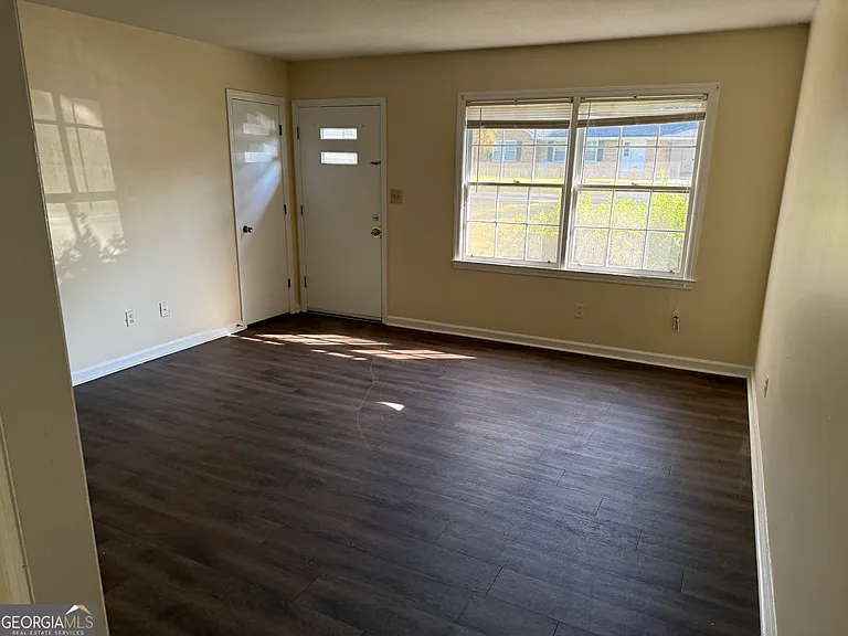 106 Gentilly Dr — Photo 2