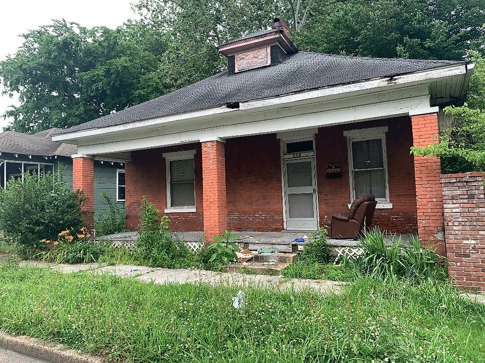 2nd image of 718 Franklin St