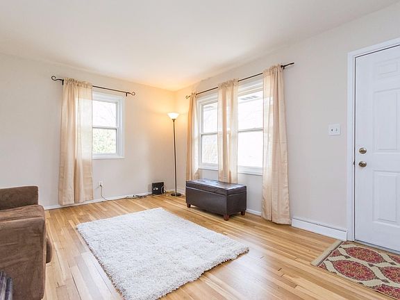3rd image of 879 Wickfield Ct