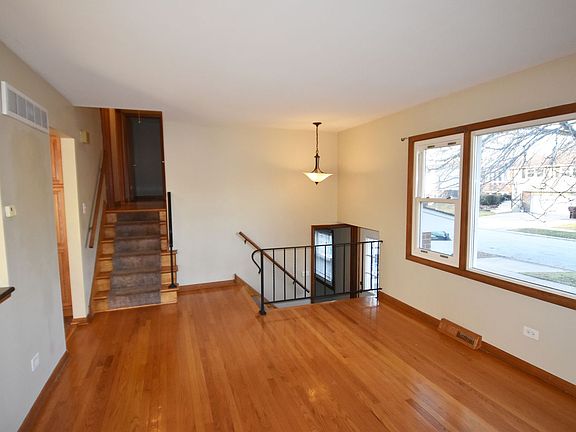 3rd image of 6148 Laura Ln