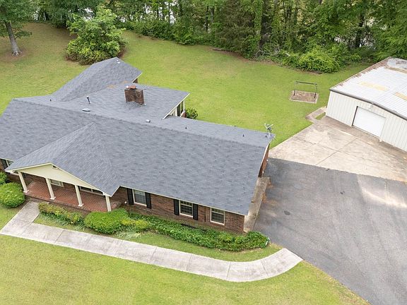 3rd image of 70 River Dr