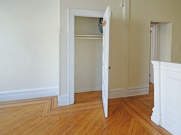 3rd image of 138 Montague St APT 1