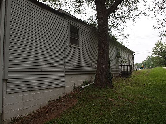 4th image of 5743 College Ave