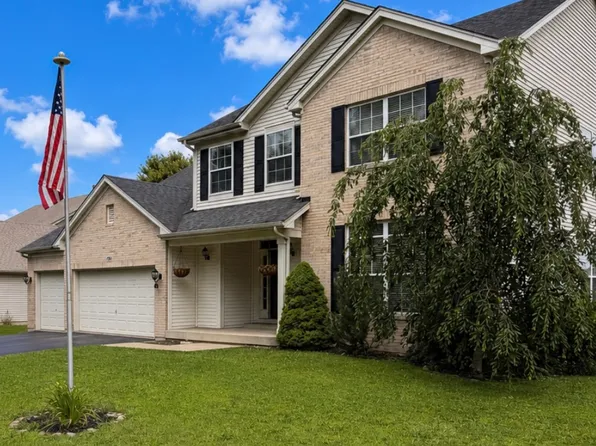 104 Northfield Dr, Minooka, IL 60447