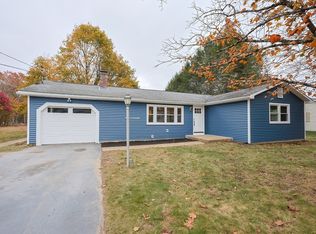 8 Ridge Dr, Dudley, MA 01571