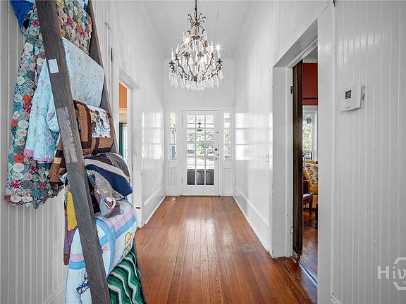 5th image of 295 S Lewis Street