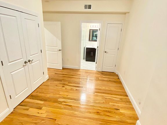 5th image of 107 N Walnut St #505