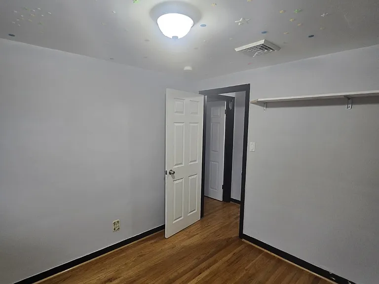 5917 Roosevelt Ave — Photo 17