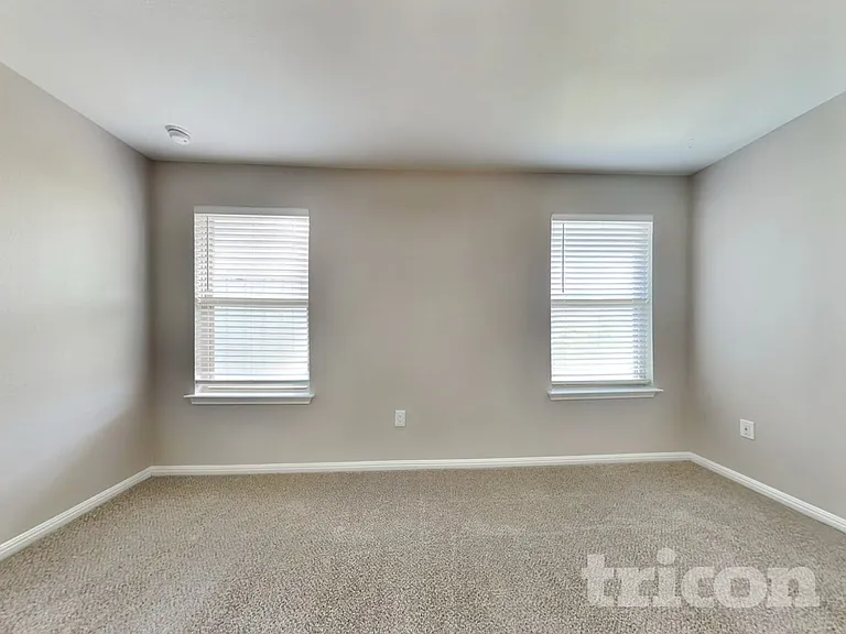 5343 Marsh Ln — Photo 5