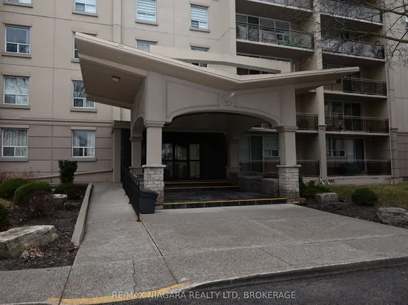 6400 Huggins St #307, Niagara Falls, ON L2J 3G5