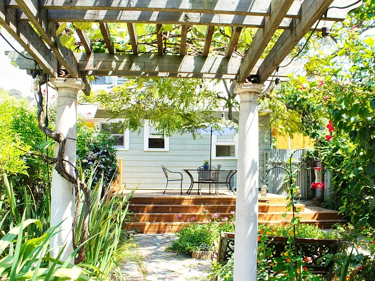Sanborn Ave — Photo 18