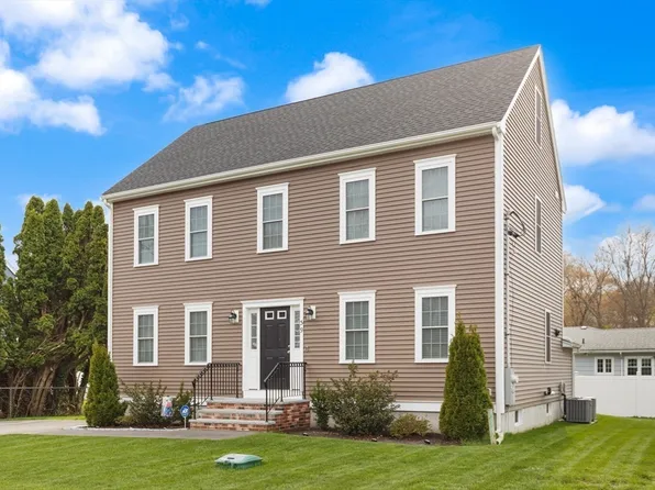 39 Sewell St, Brockton, MA 02301