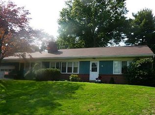 8 Greenwood Dr, Mc Kees Rocks, PA 15136