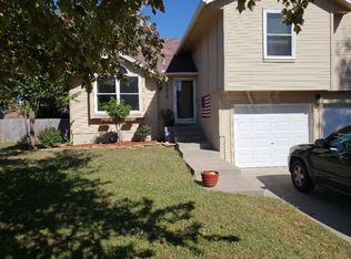 7910 Spring Valley Rd, Belton, MO 64012