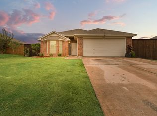 1164 Whispering Mdws, Crowley, TX 76036