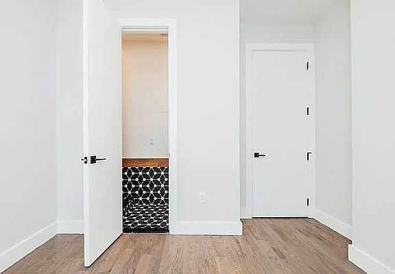 4th image of 409 Chauncey St #3H