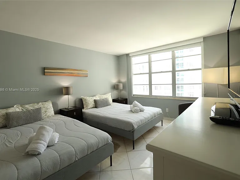 5151 Collins Ave #927 — Photo 8