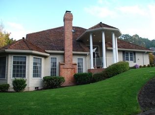 5830 Sunbrook Dr, Lake Oswego, OR 97035