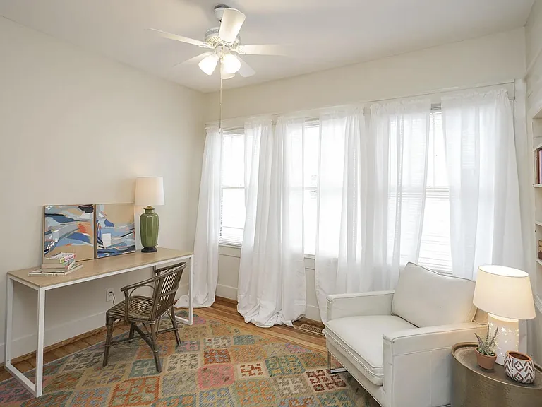 327 Vivelle Ave #A — Photo 9