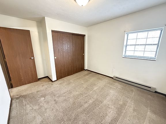 4th image of 904 N Main St APT 5