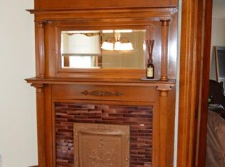 212 E 9th St, Vinton, IA 52349