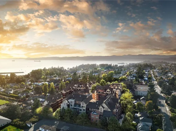 423 Lampson St #404, Esquimalt, BC V9A 5Z2