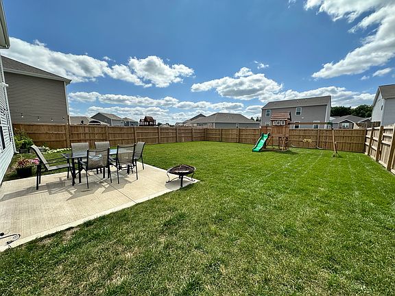 3rd image of 4145 Bradley Dr