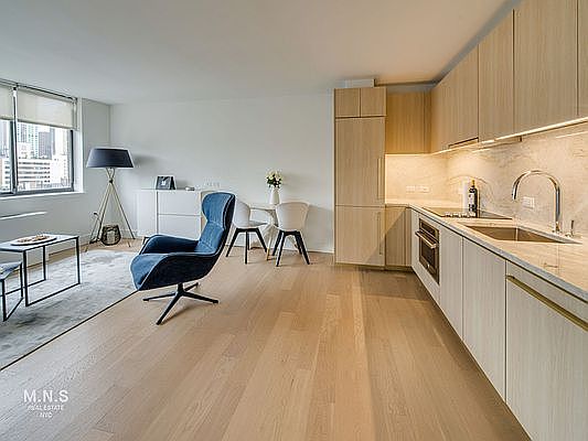 4th image of 250 W 19th St APT 6B