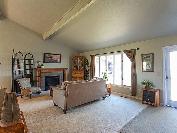 4th image of 3240 Parkhill Dr