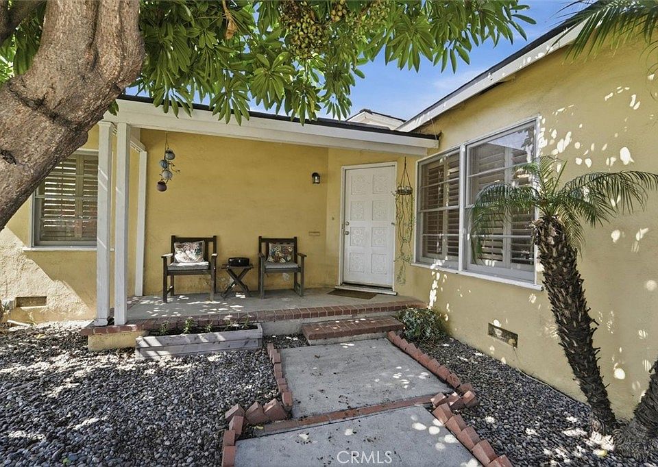 1st image of 2840 Magnolia Ave