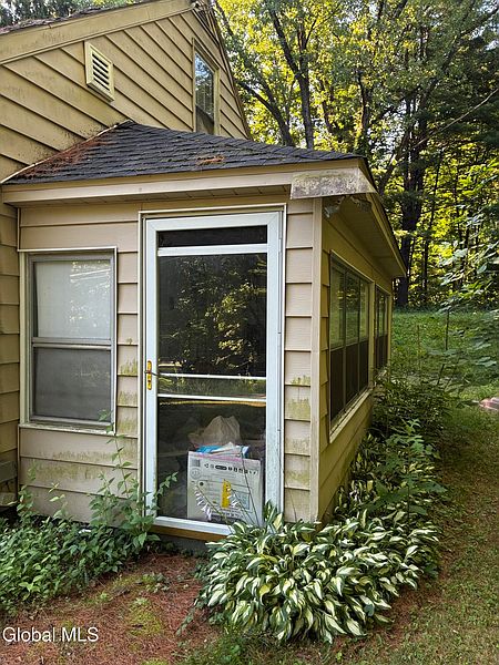 3rd image of 284 Snyders Corners Road