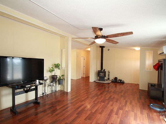 5th image of 8666 Foothill Rd