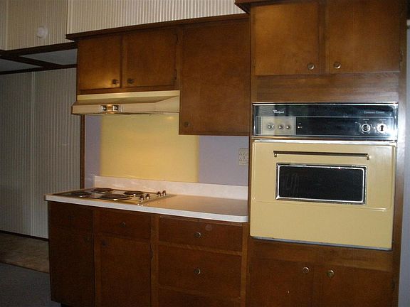 2nd image of 241 E Harvest Ln