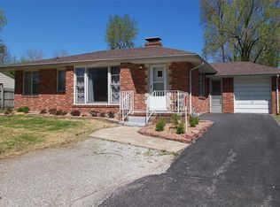 100 E Country Ln, Collinsville, IL