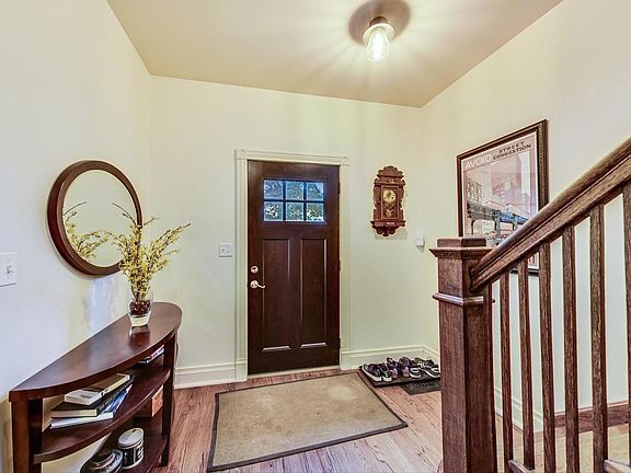 3rd image of 1813 Ashland Ave