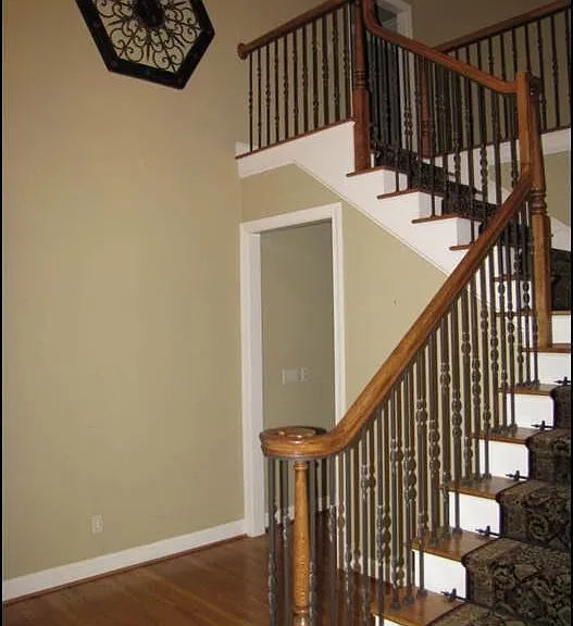 515 Bristol Ln — Photo 9