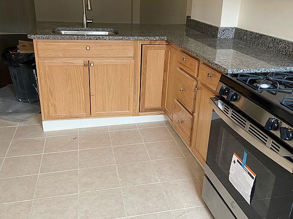 2nd image of 384 Greenwich Ave #1