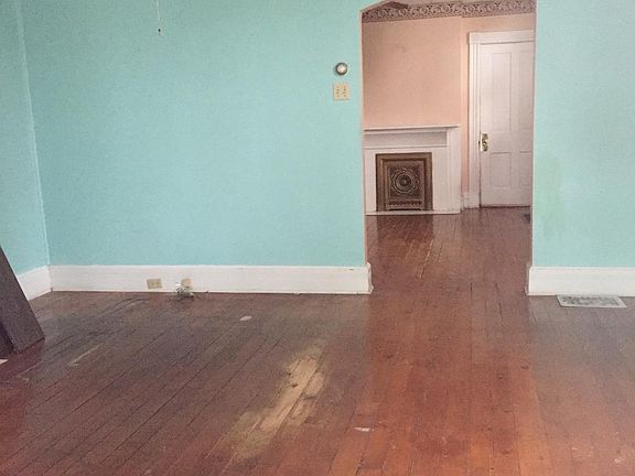 3rd image of 4242 Kirby Ave