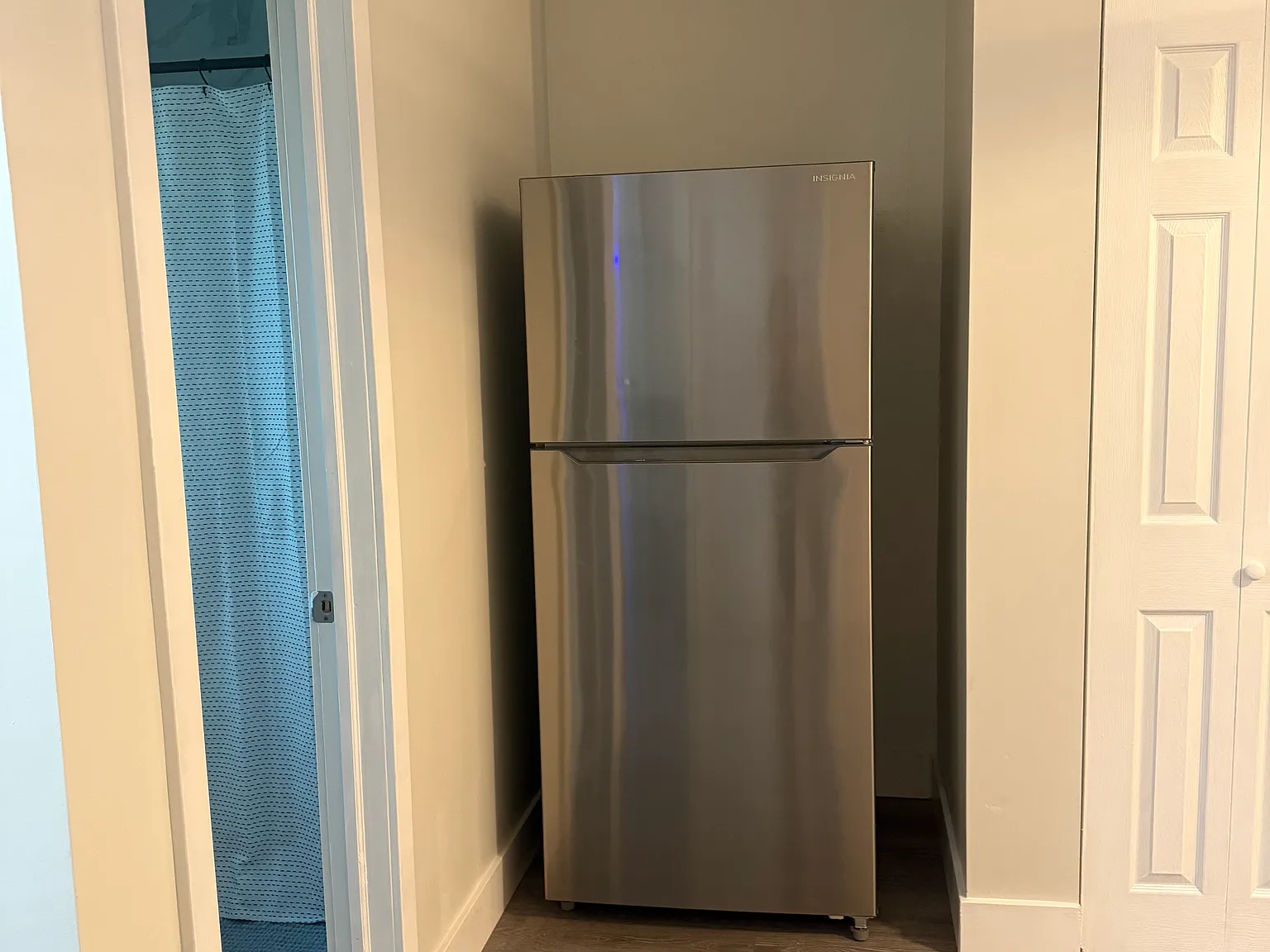 Studio, $1,000 — Photo 4