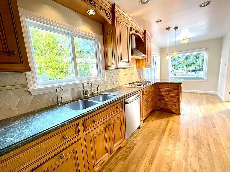 1127 Clark Way — Photo 15