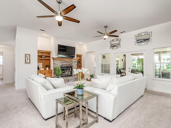 3rd image of 2804 E Laura Ct